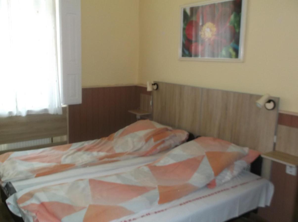 Vali Vendeghaz Bed & Breakfast Gyula Dış mekan fotoğraf